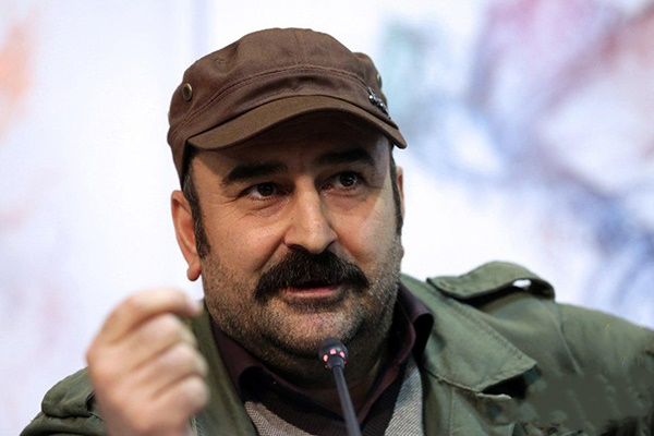مهران احمدی «آبی روشن» را بازی می‌کند