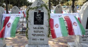 هجدهمین آئین ملی گلباران مزار شهدای ادیان توحیدی برگزار شد
