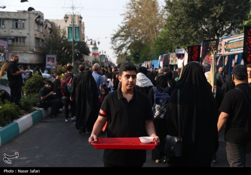 1724586496 828 خیل عظیم جاماندگان اربعین از پایتخت تا حرم عبدالعظیم حسنیع دانشجو