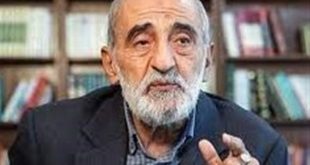توضیح حسین شریعتمداری درباره انتساب یک شعر به رهبر انقلاب