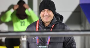 قلعه نویی:در روز سخت بازی خوب انجام دادیم/روی دو نادرست گل خوردیم - دانشجو | اخبار ایران و جهان 7 قلعه نویی:در روز سخت بازی خوب انجام دادیم/روی دو اشتباه گل خوردیم - خبرگزاری مهر | اخبار ایران و جهان